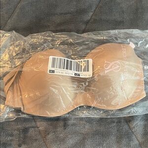 Brand new Victoria Secret bra with full coverage